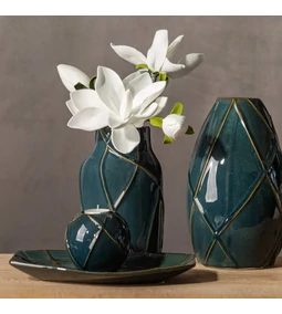 Hogyan kell gondoskodni a művirágokról a lakásban?