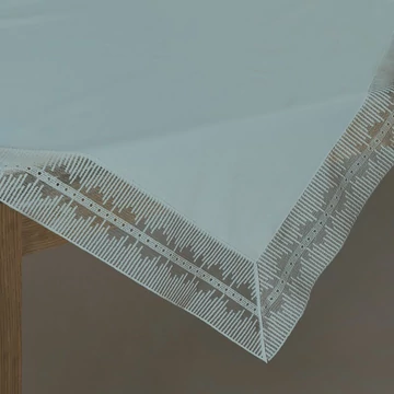 Reina asztalterítő - exkluzív csipkével, mentás színben