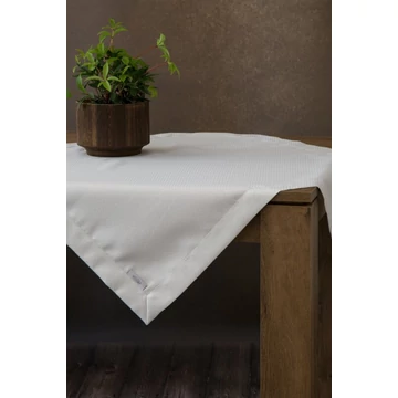 Ezüst fényes cérnával díszített JOWITA terítő geometrikus mintával, elegáns csíkkal Ezüst fényes cérnával díszített JOWITA terítő geometrikus mintával, elegáns csíkkal