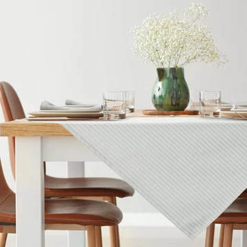 Flash 6 ünnepi asztalterítő 65% poliészter 27% pamut 8% fémszál champagne Flash 6 ünnepi asztalterítő 65% poliészter 27% pamut 8% fémszál champagne