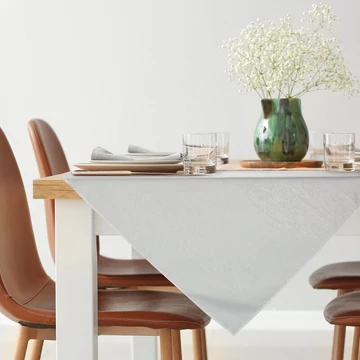 ALISA terítő aranyfonallal, amely vízszintes csíkos mintát alkot ALISA terítő aranyfonallal, amely vízszintes csíkos mintát alkot