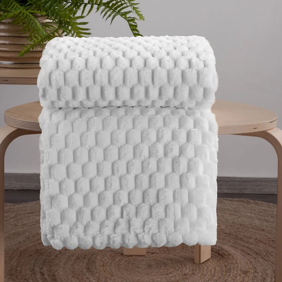 DESIGN 91 CINDY 6 takaró nagyon puha és kellemes tapintású
