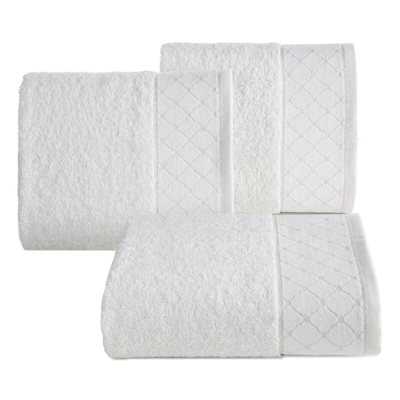 MARTHA törölköző puha zsenília szegéllyel, ezüst geometrikus mintával