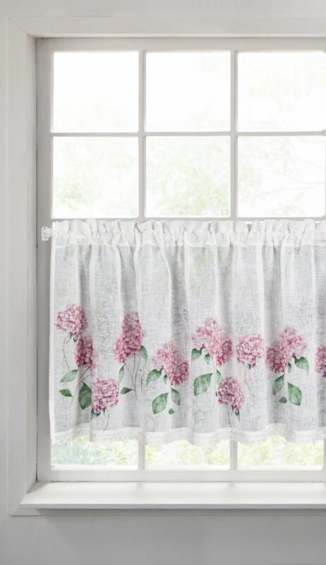 Virágmintával és csipkével díszített etaminból készült félfüggöny